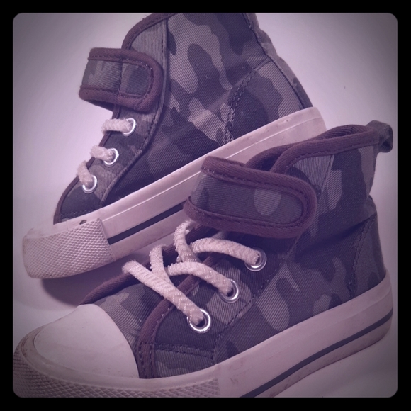 Joe Fresh Shoes 35 Joe Fresh Baby Camo Sneaker Size 7 Poshmark